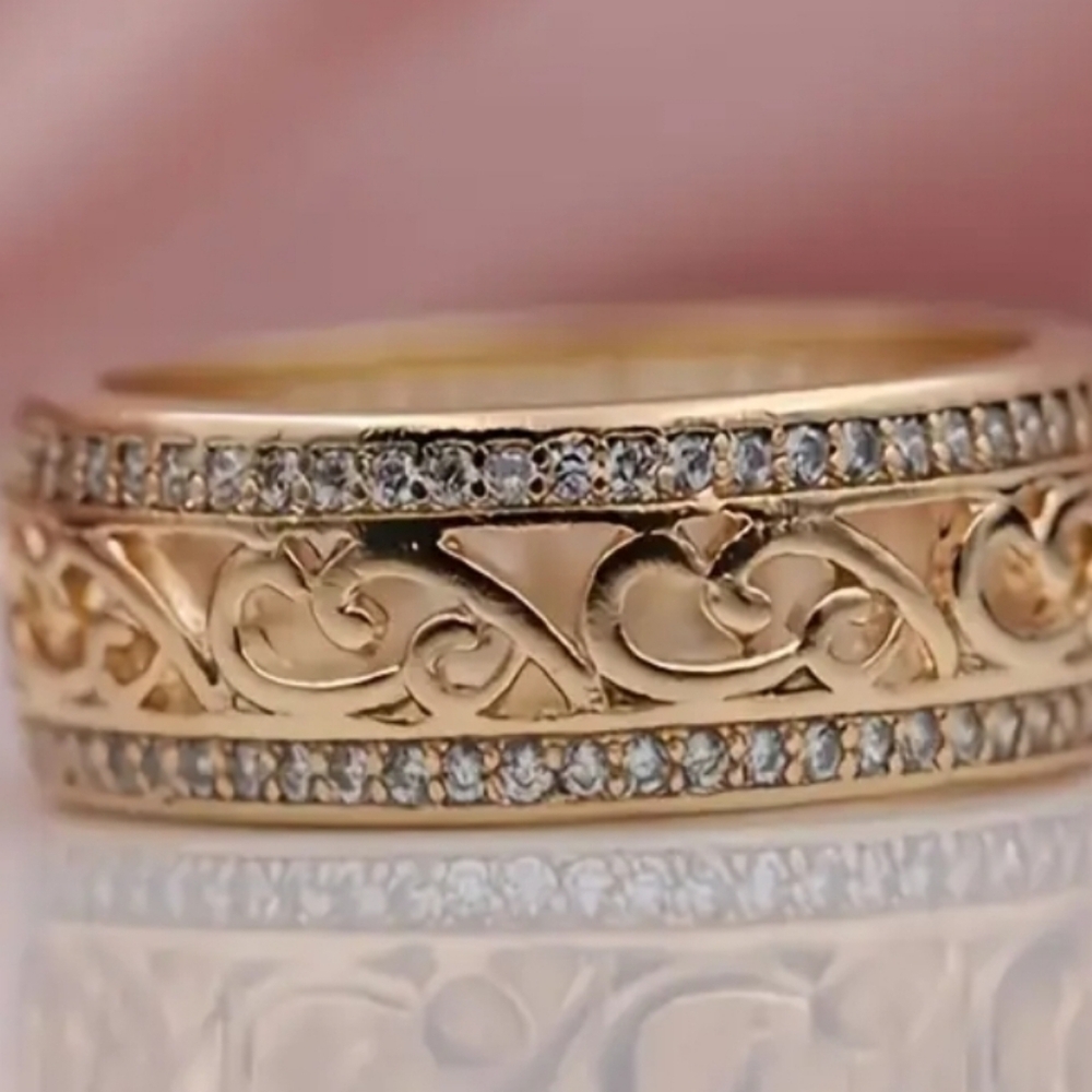 1 Pc Elegant Engraved Hollow Flower Rhinestone Inlay Ring
